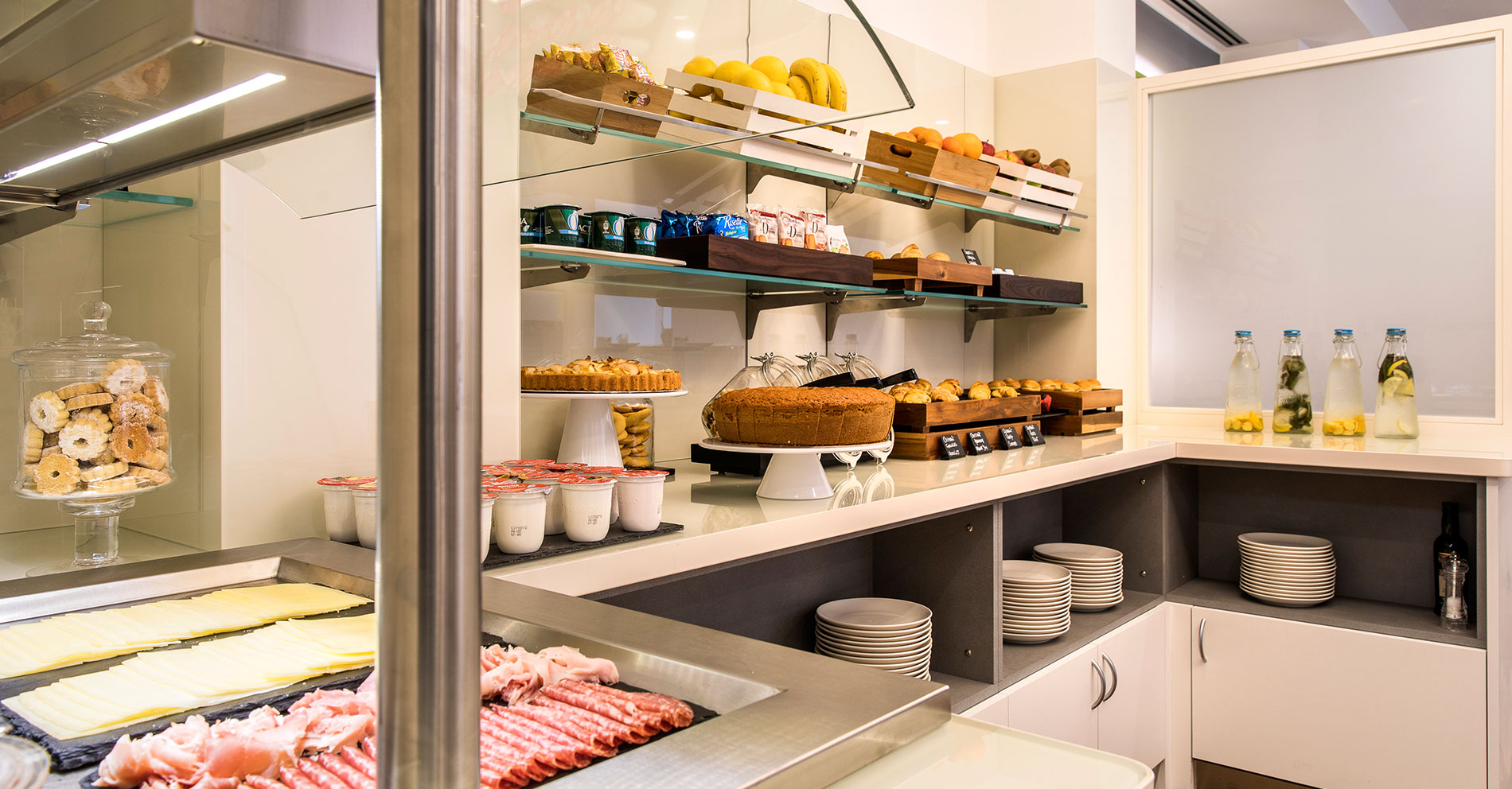 Hotels with Restaurant in Italy